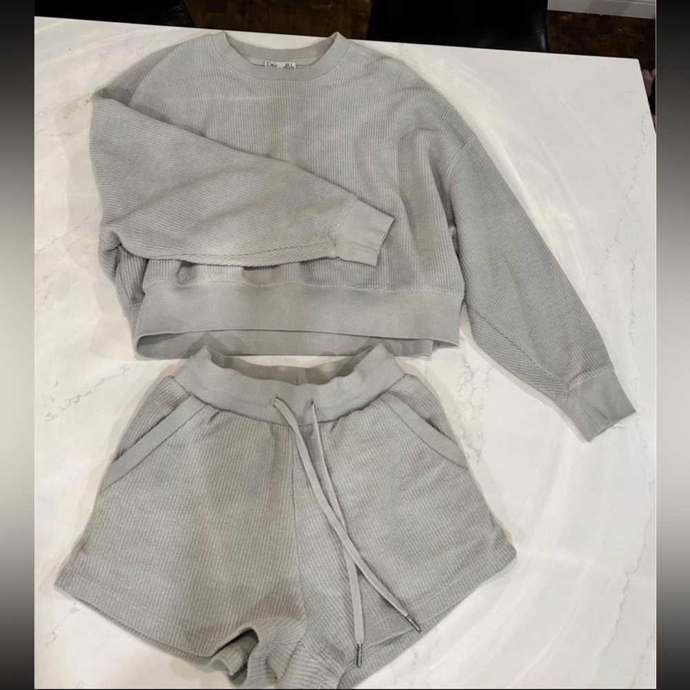 Light green waffle-knit shorts and long sleeve set